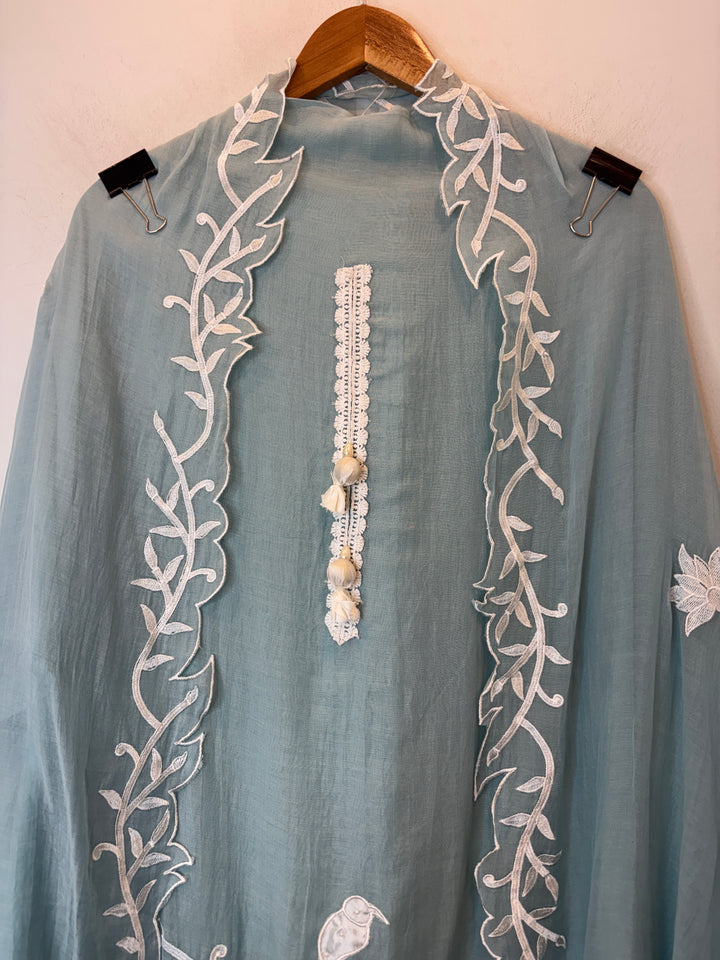 Zehvina – Blue Mul Cotton Pearl Thread Suit