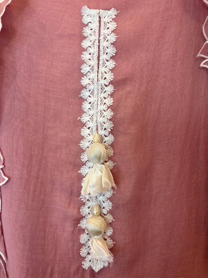 Zehvina – Peach Mul Cotton Pearl Thread Suit