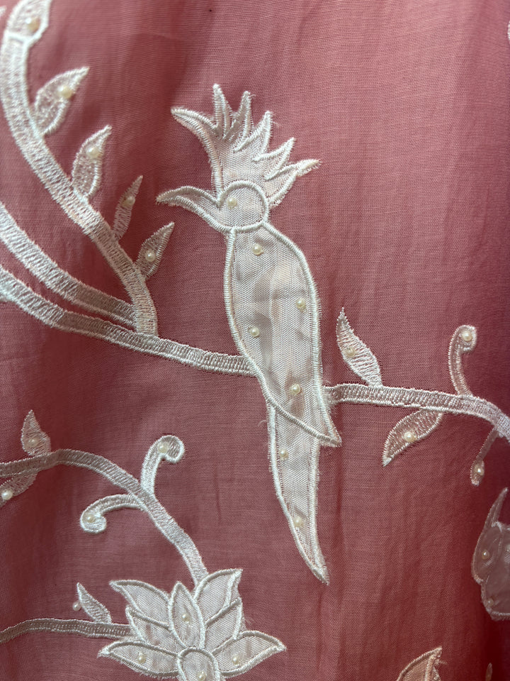 Zehvina – Peach Mul Cotton Pearl Thread Suit