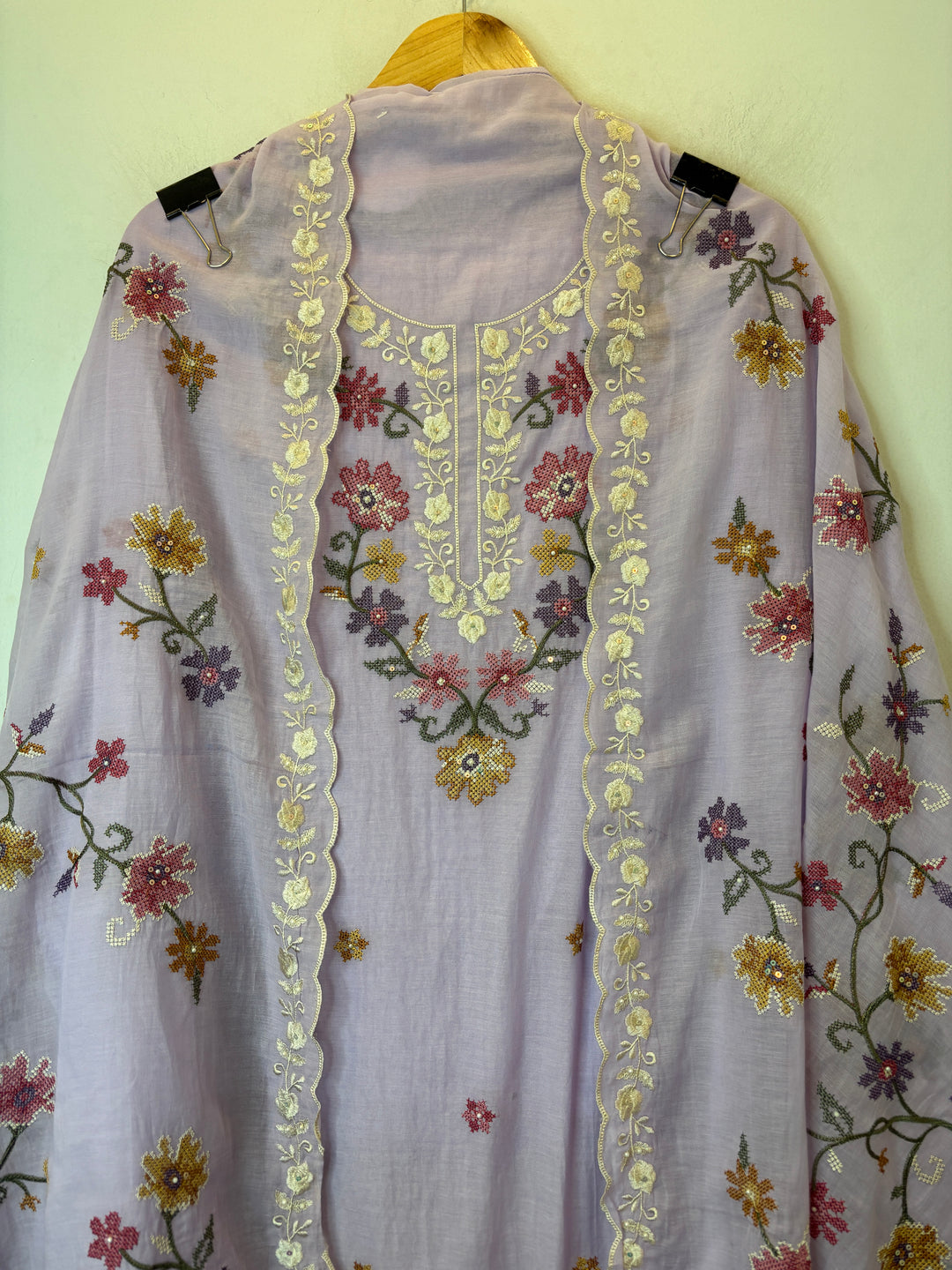 Zareeva – Pink Mul Cotton Crochet Pearl Suit
