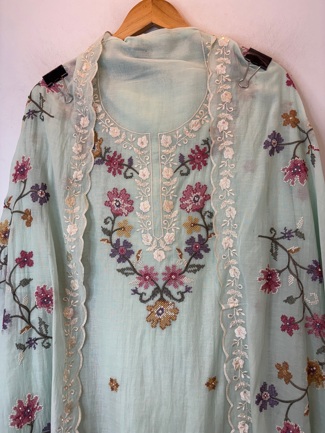 Zareeva – Green Mul Cotton Crochet Pearl Suit