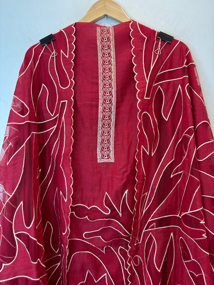 Applira – Red Mul Cotton Net Appliqué Suit