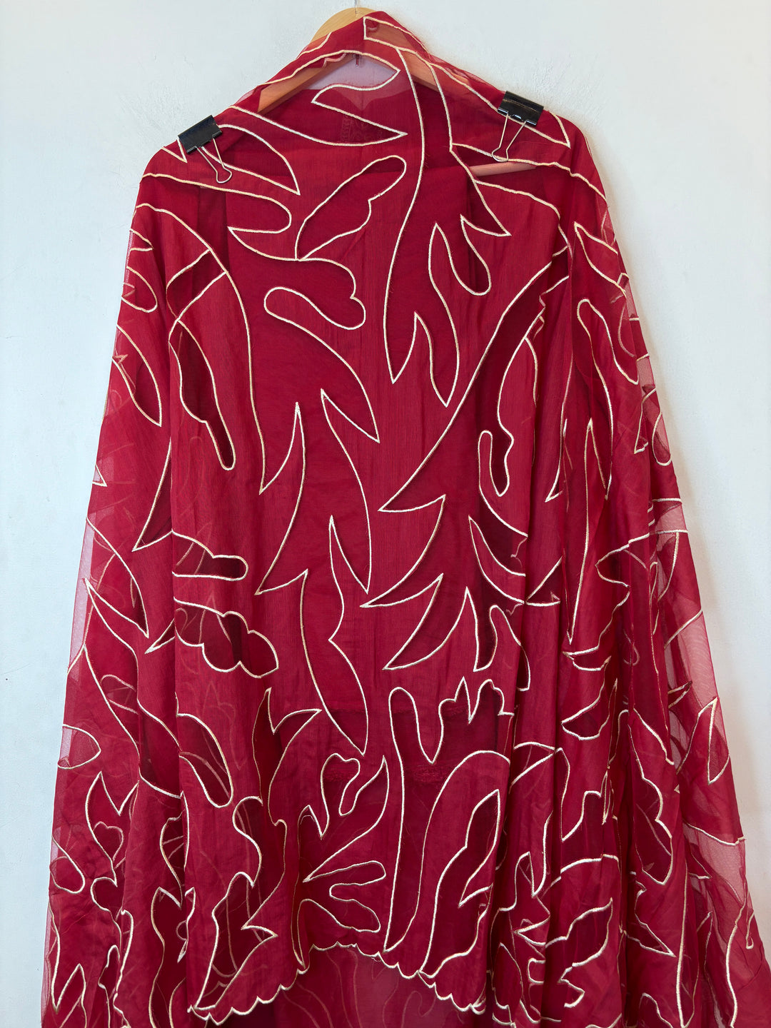 Applira – Red Mul Cotton Net Appliqué Suit