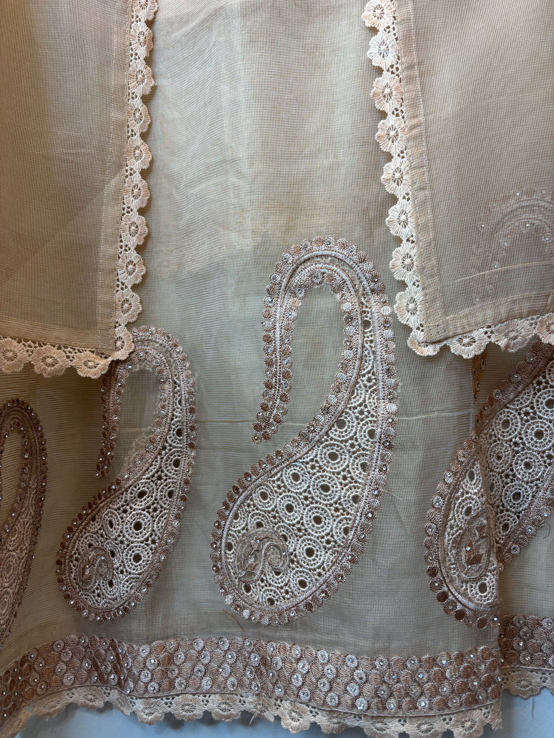 Crovela – Beige Kota Crochet Lace Suit