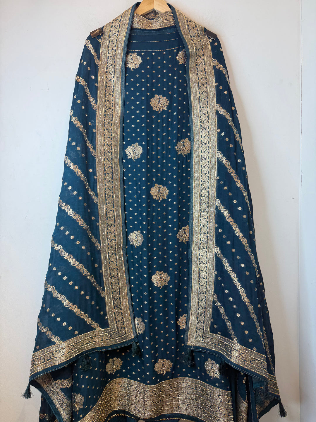 Khadi Georgette Banarasi Weaved Ensemble DBPKM205