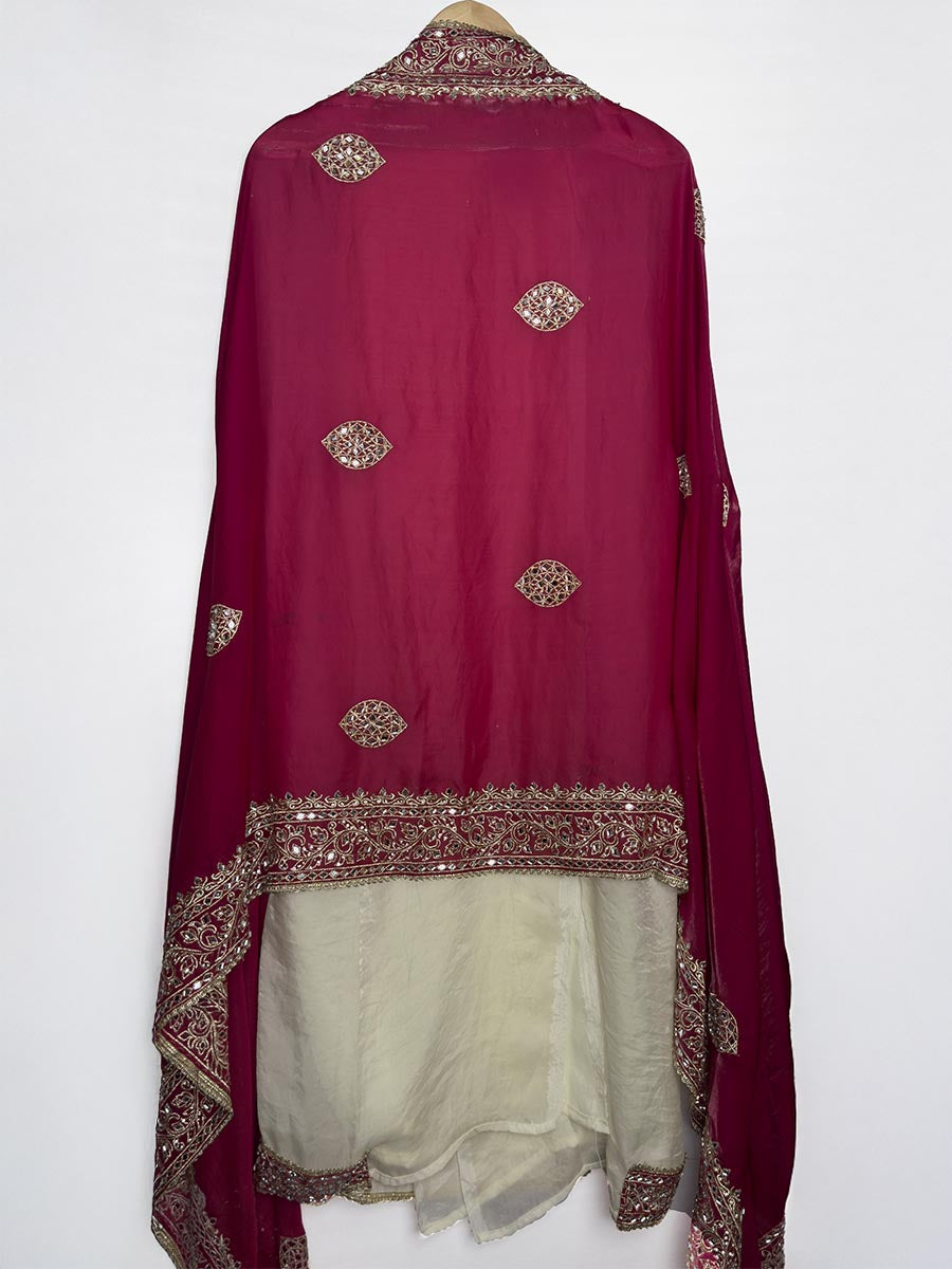 Gulnoor Base – Glass Organza Zari &amp; Mirror Work Suit