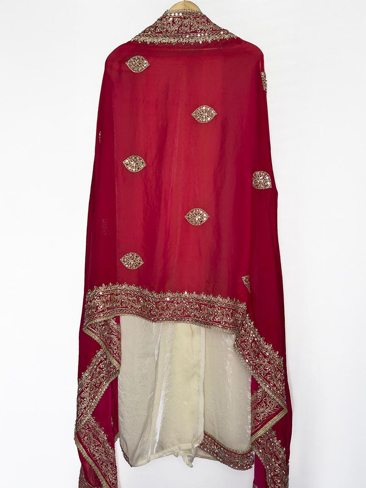 Gulnoor Surkh – Glass Organza Zari &amp; Mirror Work Suit