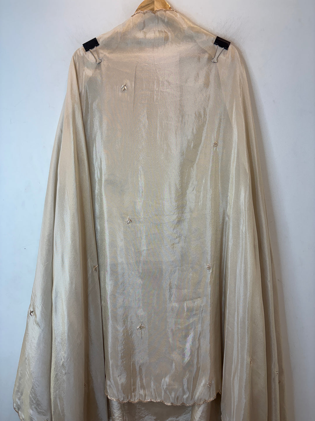 Zehira – Ivory Tissue Dabka Pearl Suit