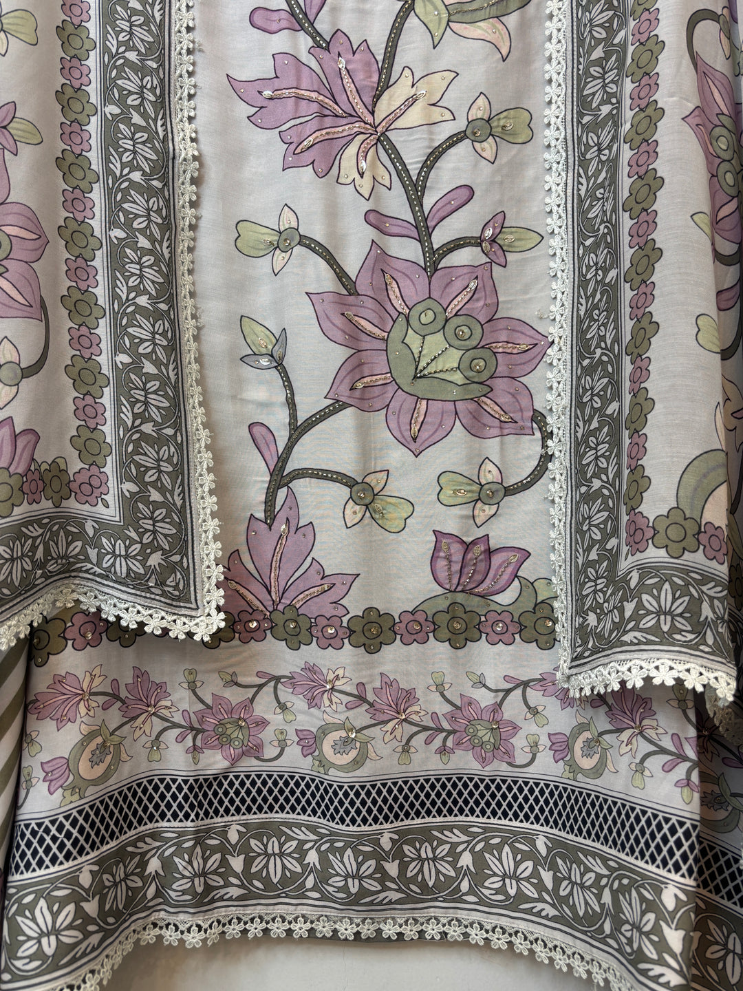 Zivara – Green Muslin Printed Handwork Suit