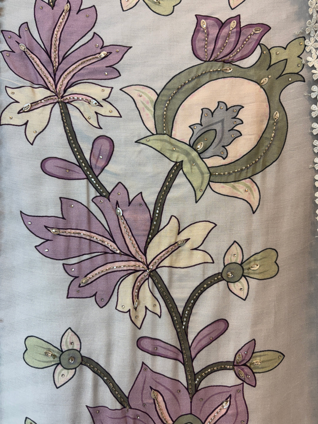 Zivara – Green Muslin Printed Handwork Suit