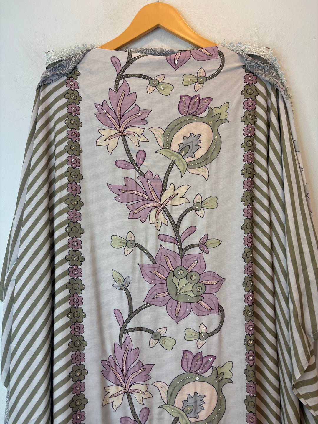 Zivara – Green Muslin Printed Handwork Suit