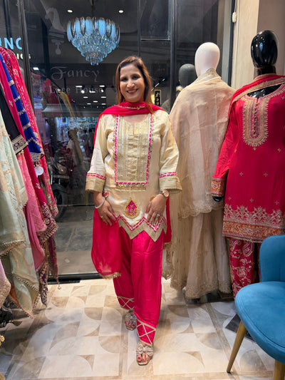 Kiara – Tissue Gota Lace & Mirror Work Farshi Suit