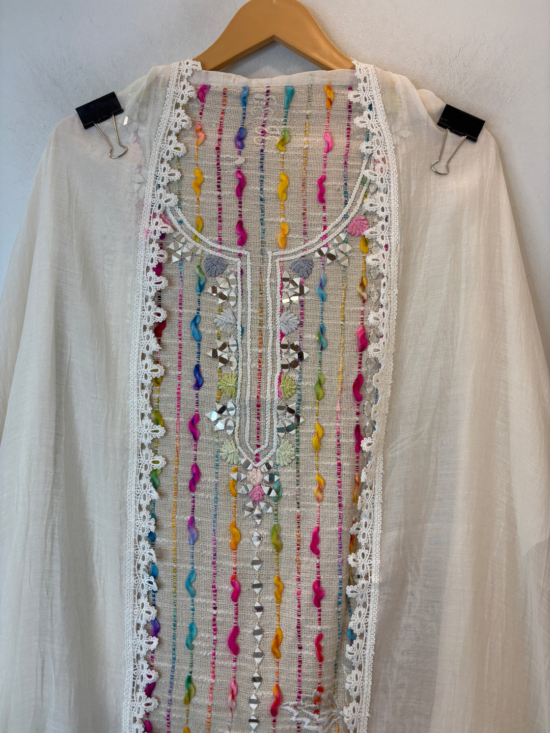 White Mul Cotton Mirror Work Suit Set with Jute &amp; Thread Embroidery