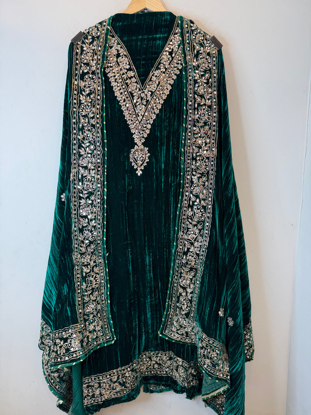 Reha – Crushed Velvet Mirror Work Suit