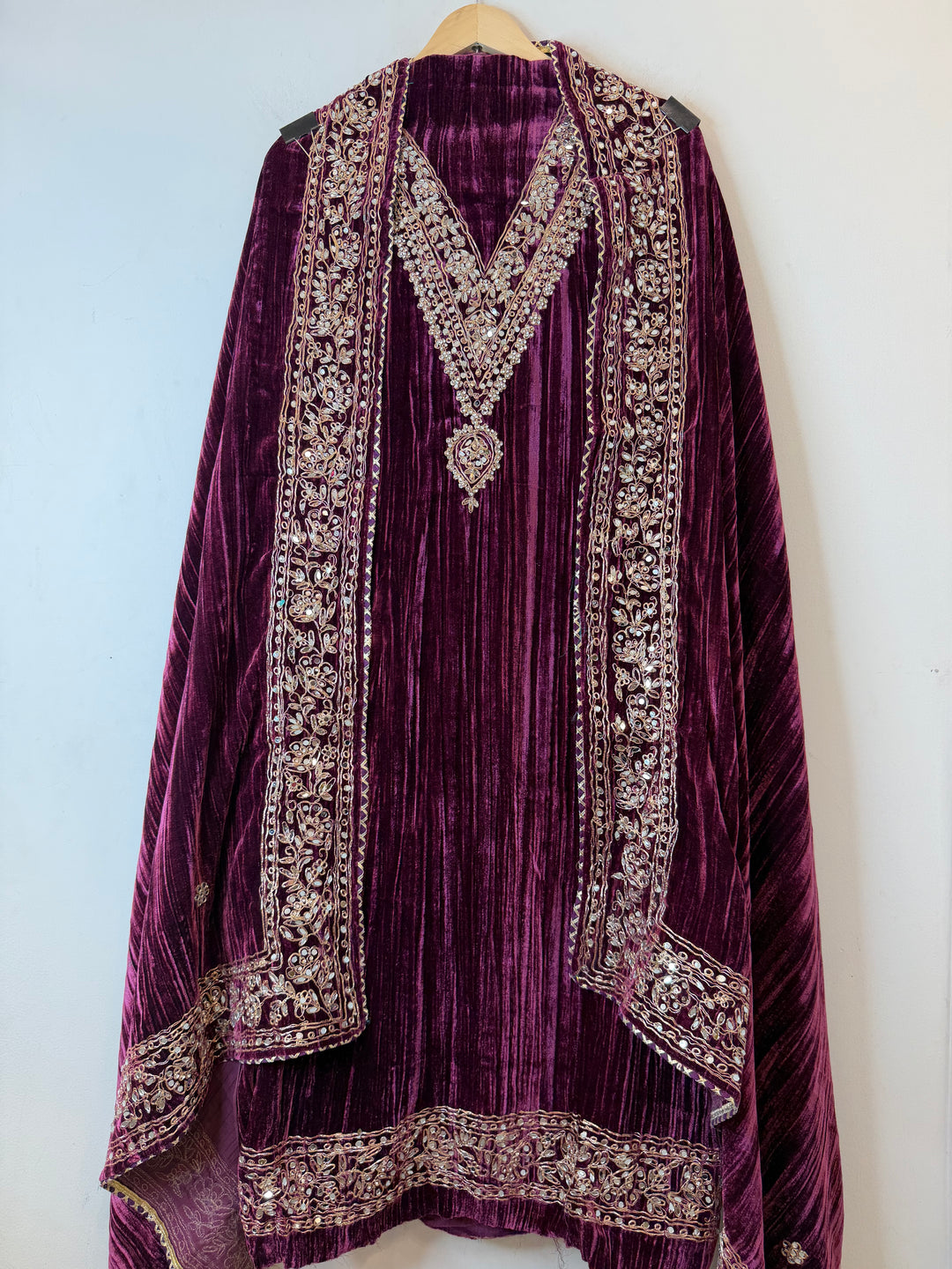 Reha – Crushed Velvet Mirror Work Suit