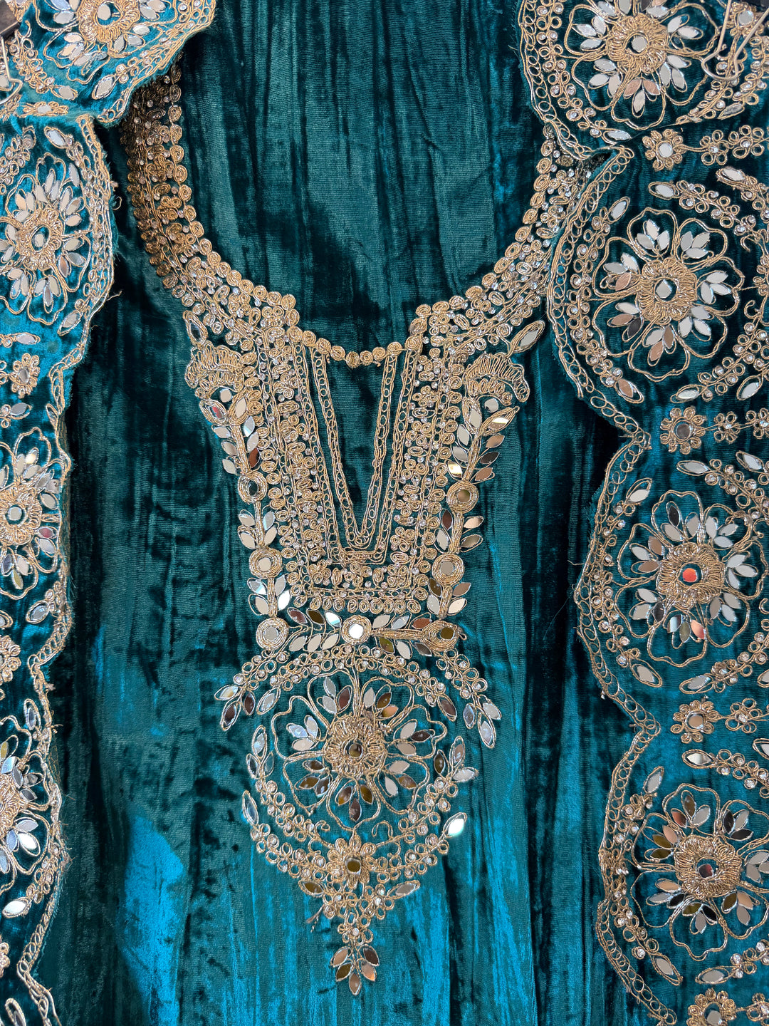 Ranjha- Crushed Velvet Unstitched