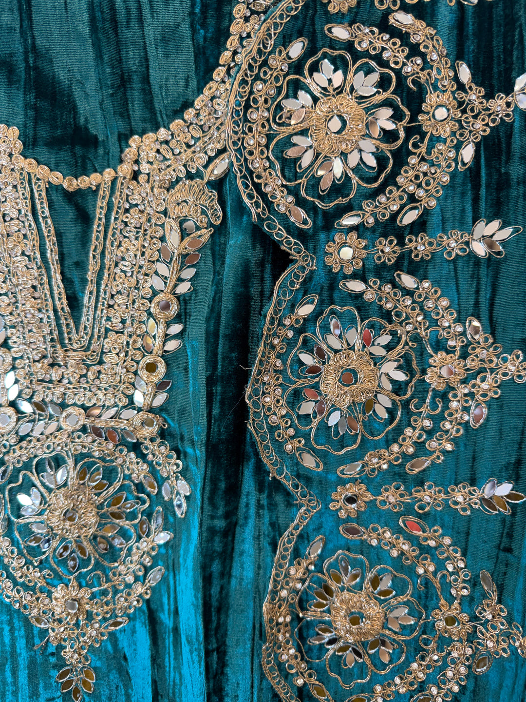 Ranjha- Crushed Velvet Unstitched