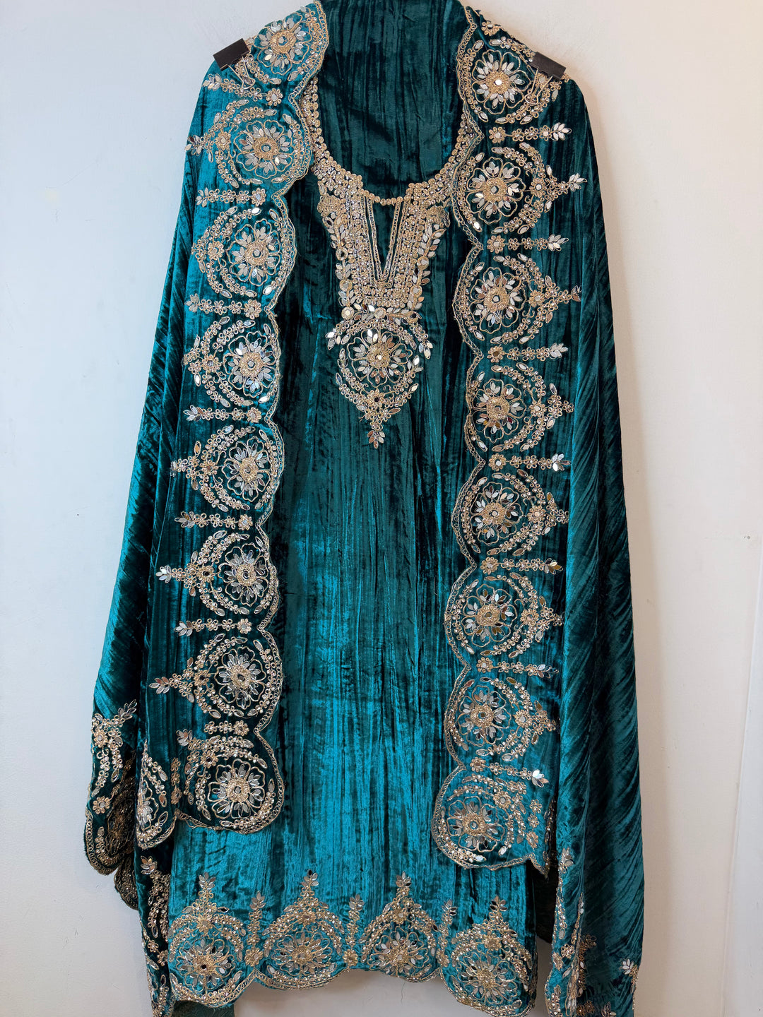 Ranjha- Crushed Velvet Unstitched