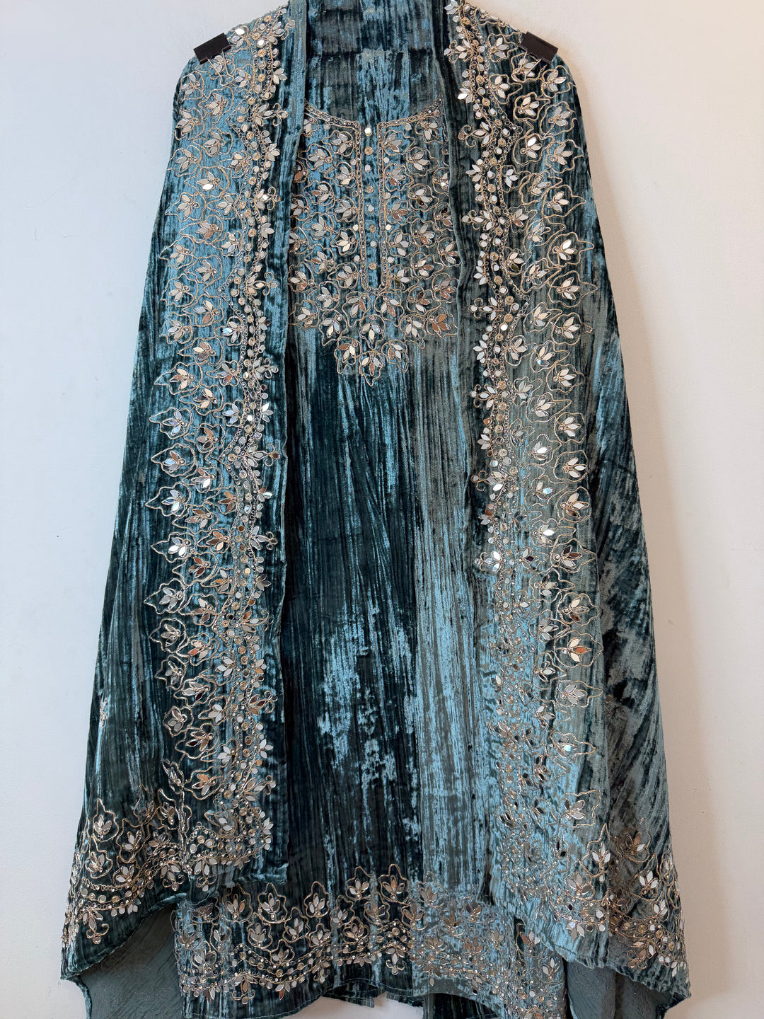 Zehna – Crushed Velvet Mirror Work Suit
