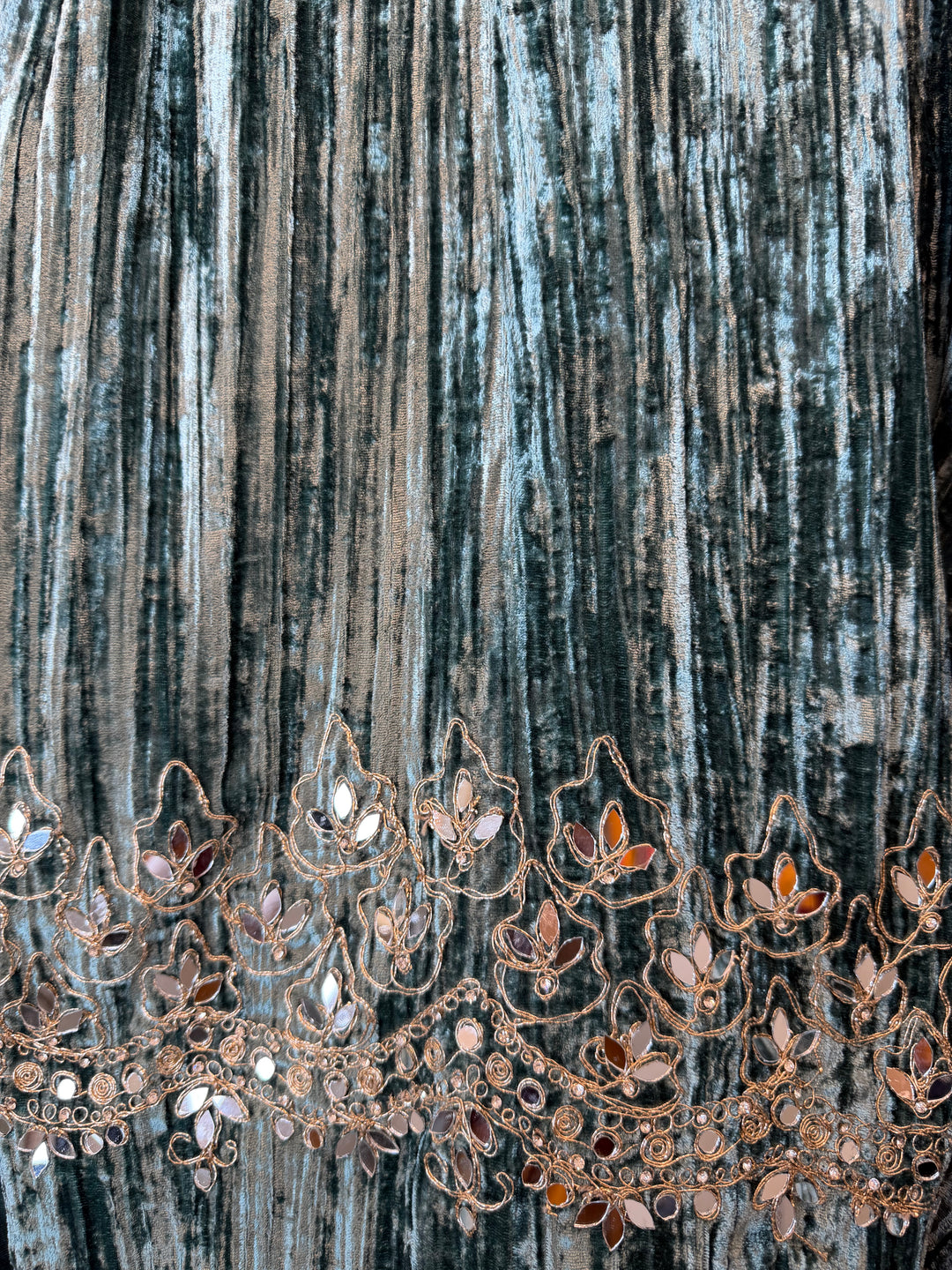 Zehna – Crushed Velvet Mirror Work Suit