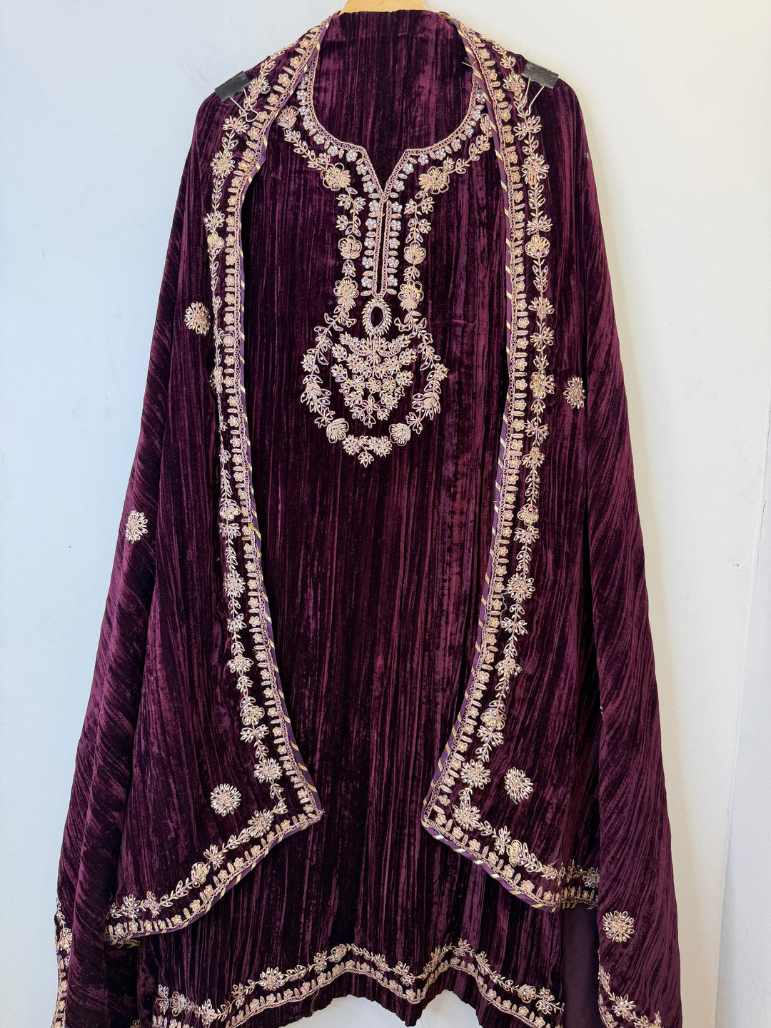 Zariya – Velvet Glow Mirror Work Ensemble