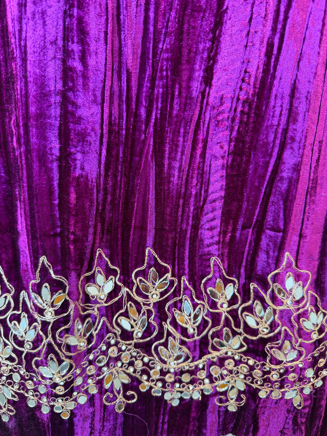 Zehna – Crushed Velvet Mirror Work Suit