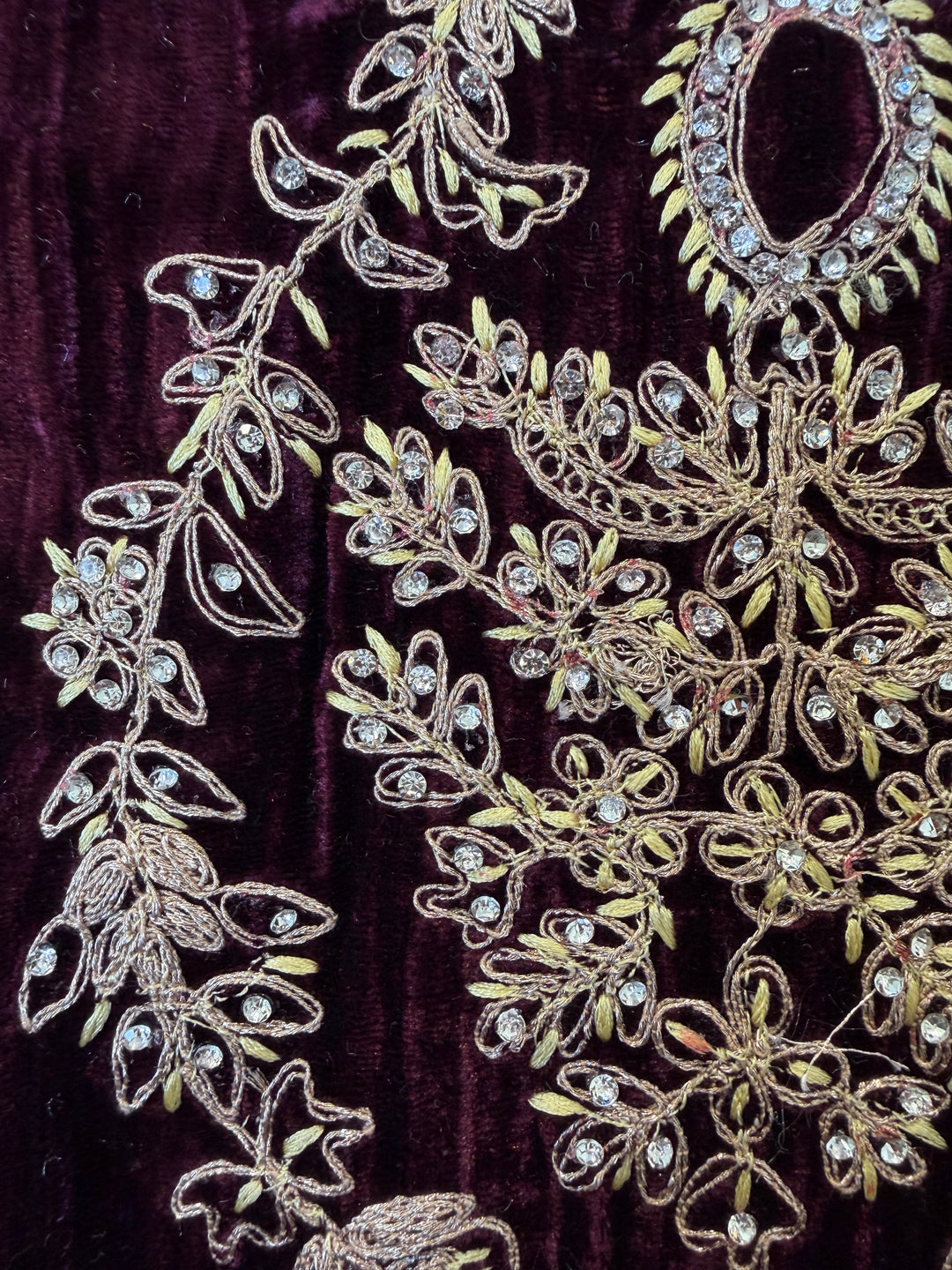 Zariya – Velvet Glow Mirror Work Ensemble