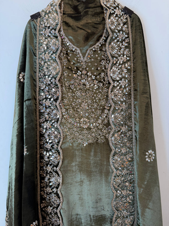 Ravaya – Silk Velvet Mirror Work Suit