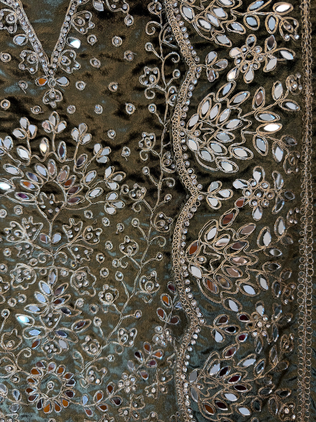 Ravaya – Silk Velvet Mirror Work Suit
