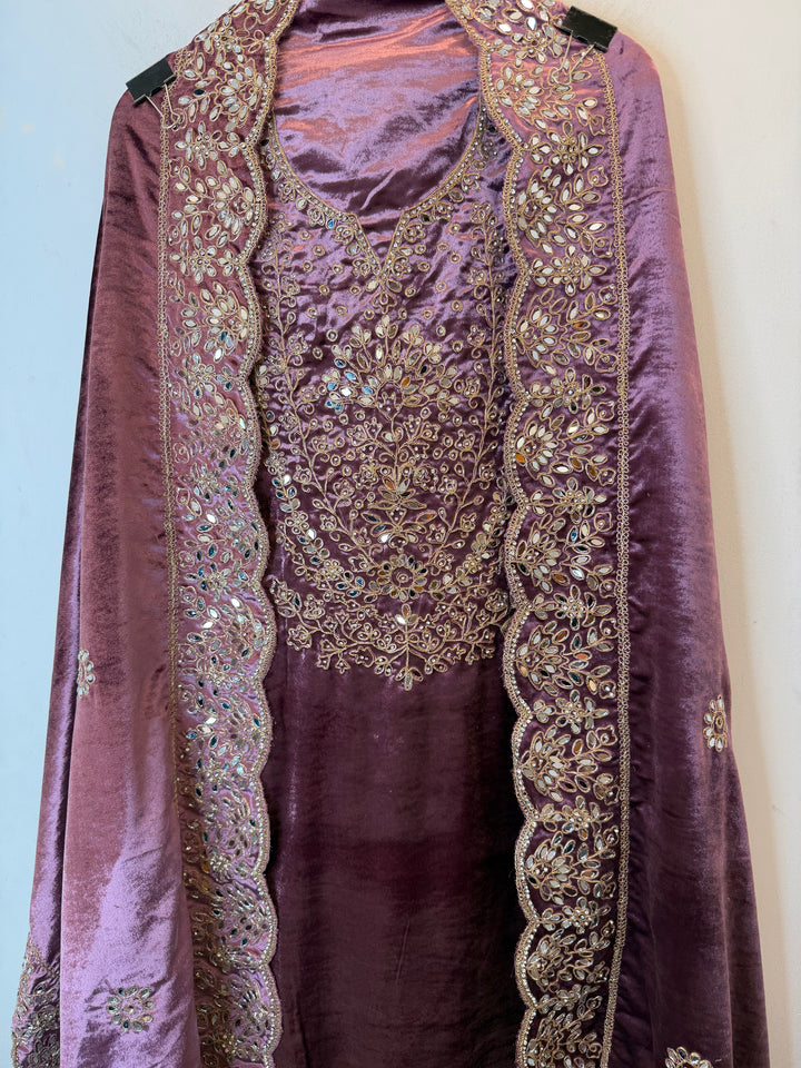 Ravaya – Silk Velvet Mirror Work Suit