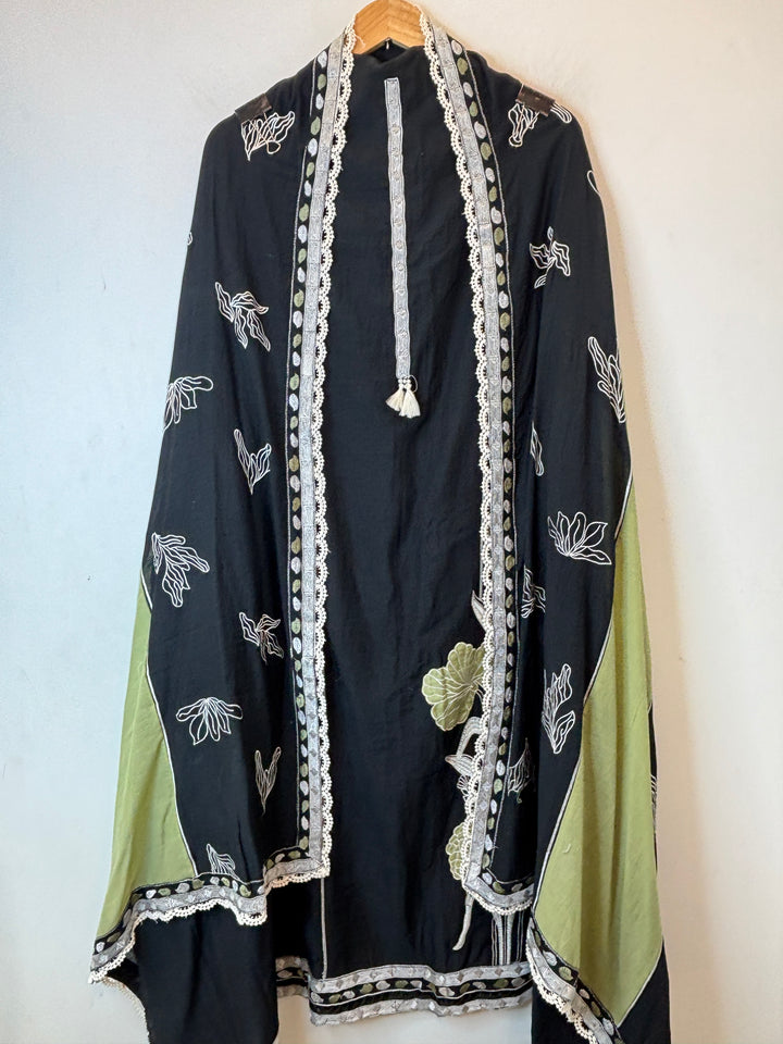 Green Mul Cotton Embroidered Suit Set with Appliqué &amp; Tassel Detailing