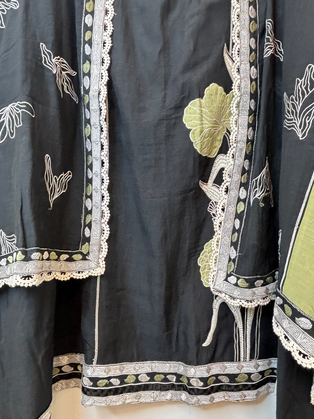 Green Mul Cotton Embroidered Suit Set with Appliqué &amp; Tassel Detailing