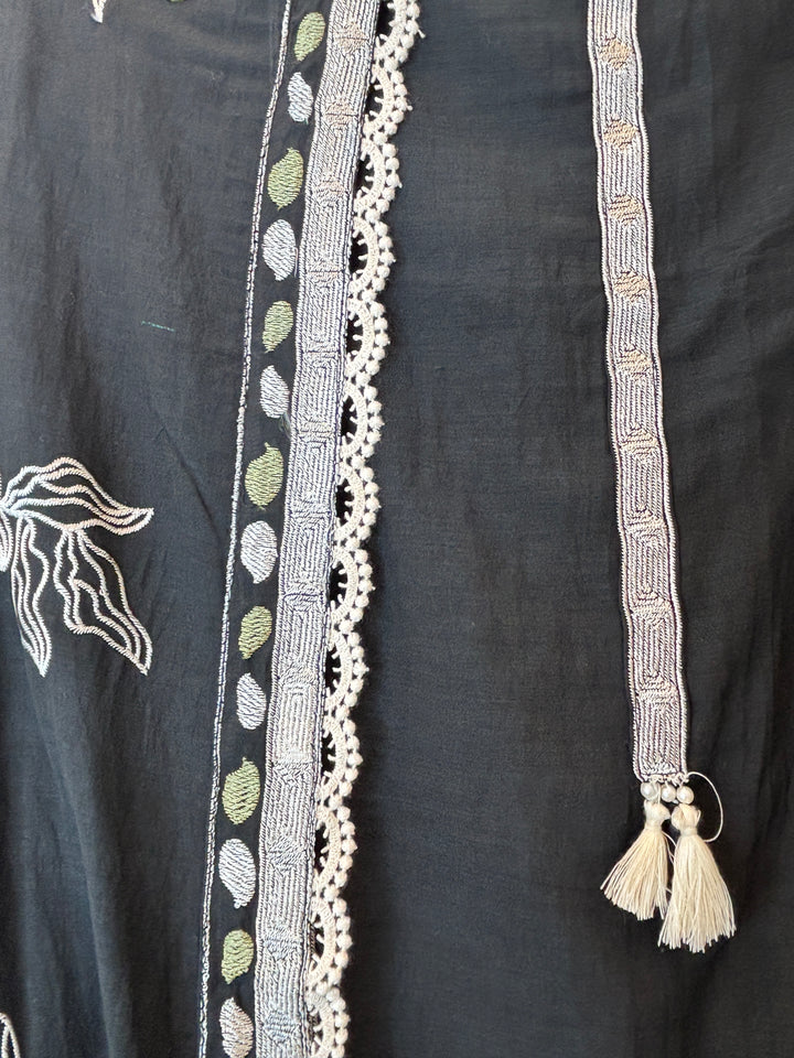 Green Mul Cotton Embroidered Suit Set with Appliqué &amp; Tassel Detailing