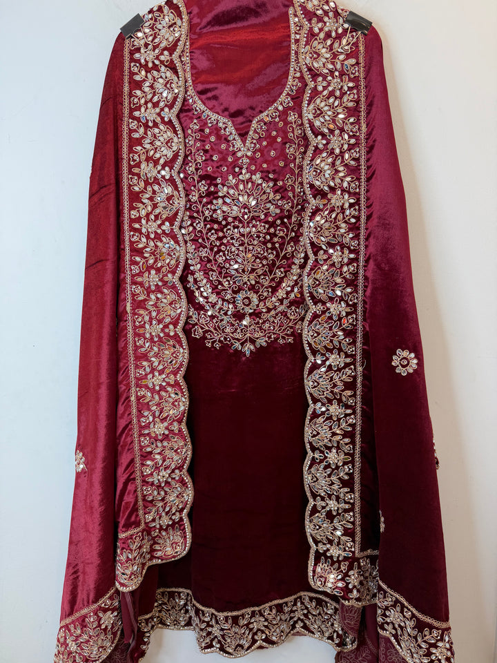 Ravaya – Silk Velvet Mirror Work Suit