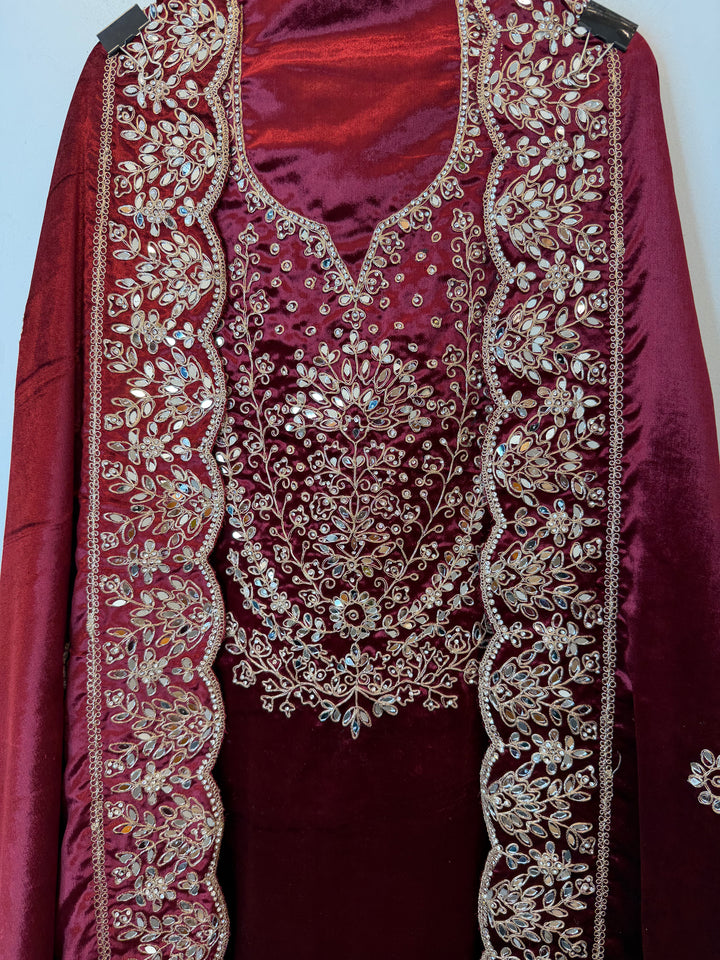 Ravaya – Silk Velvet Mirror Work Suit