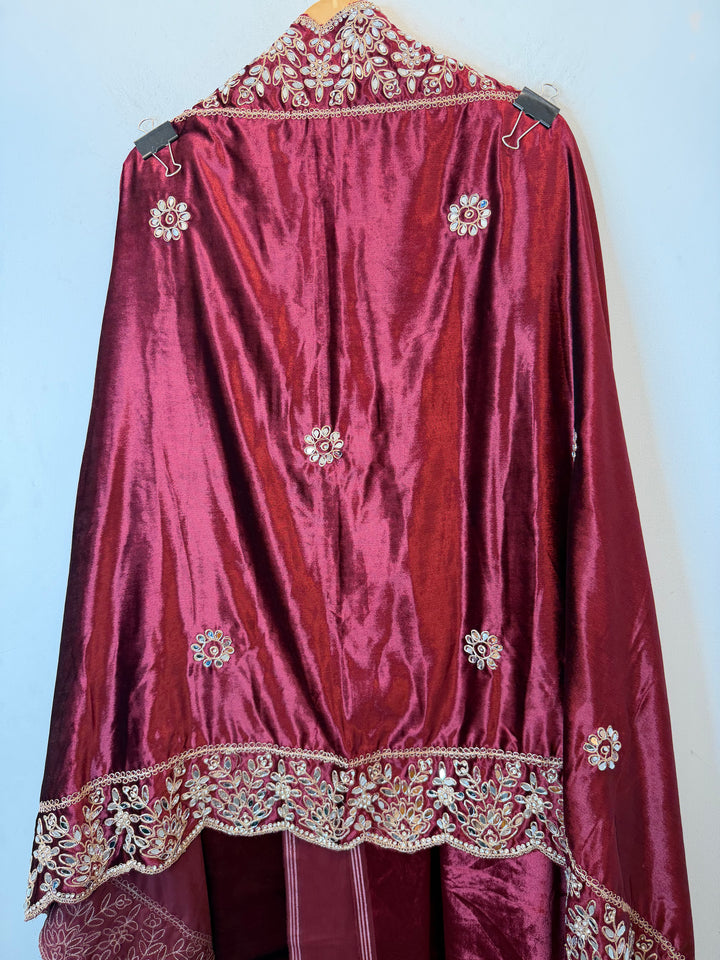 Ravaya – Silk Velvet Mirror Work Suit
