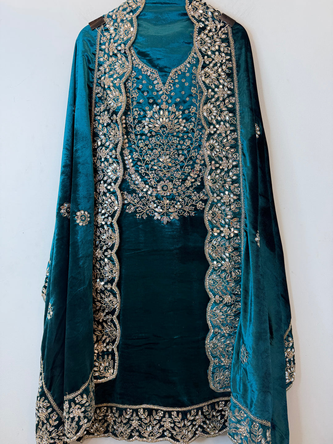 Ravaya – Silk Velvet Mirror Work Suit