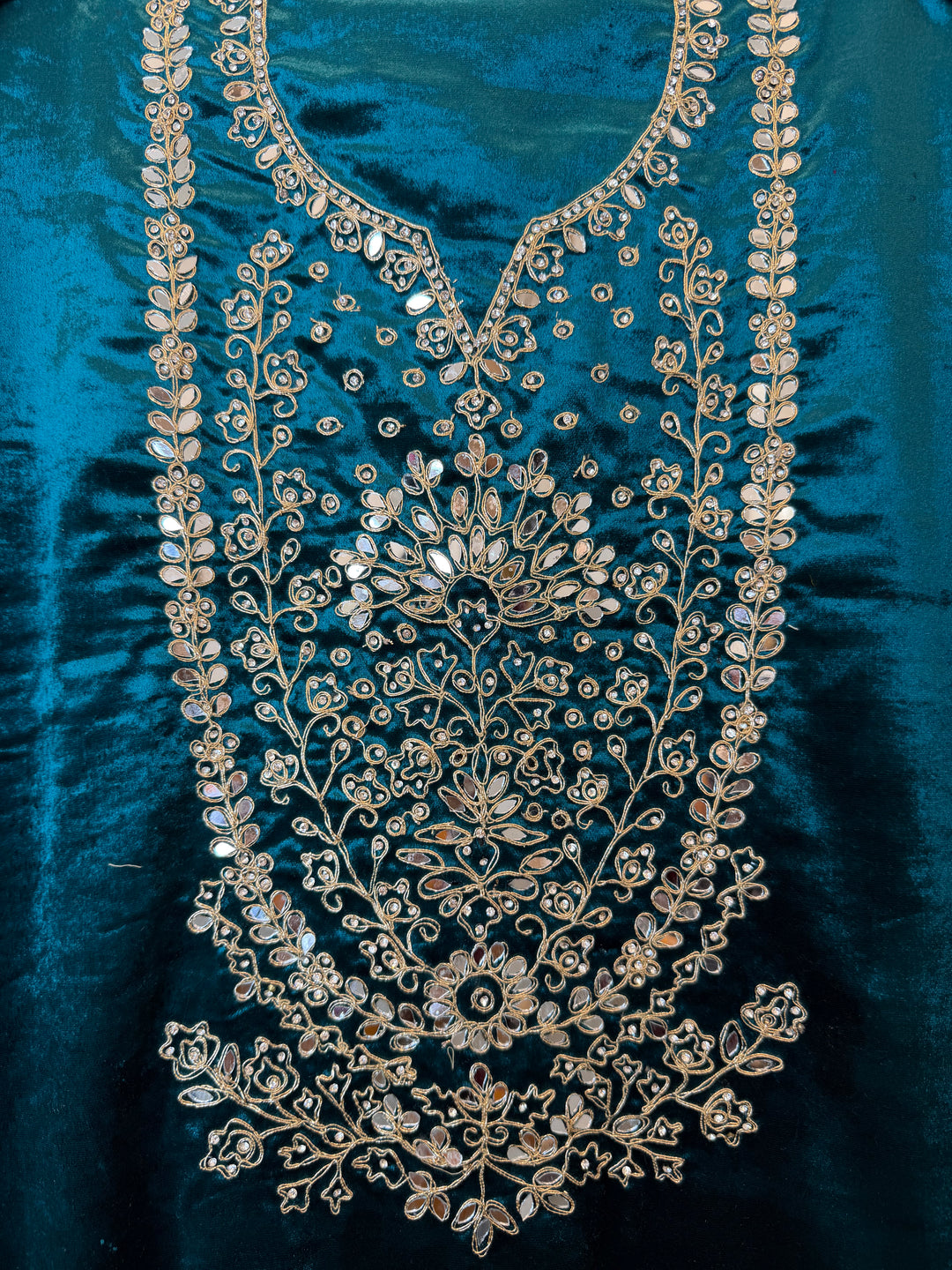 Ravaya – Silk Velvet Mirror Work Suit