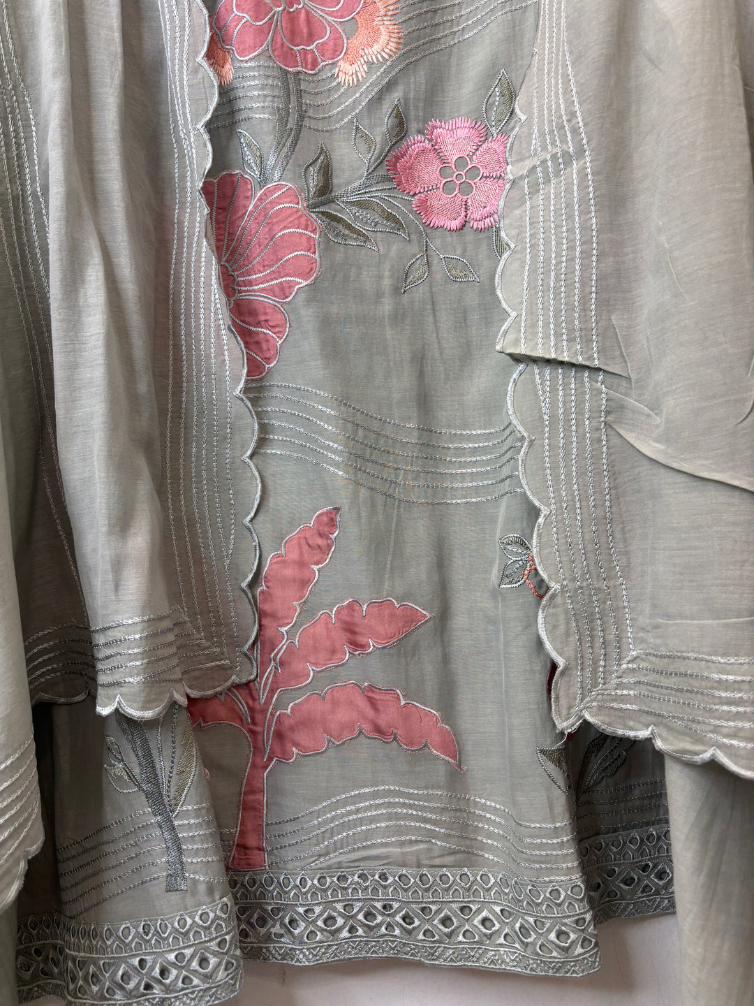 Grey Mul Cotton Embroidered Suit Set with Appliqué &amp; 3D Floral Work