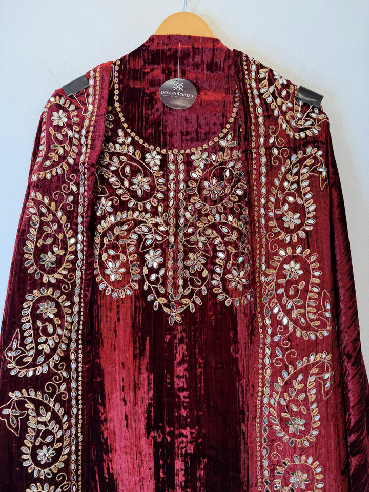 Haya – Maroon Crushed Velvet Glamour