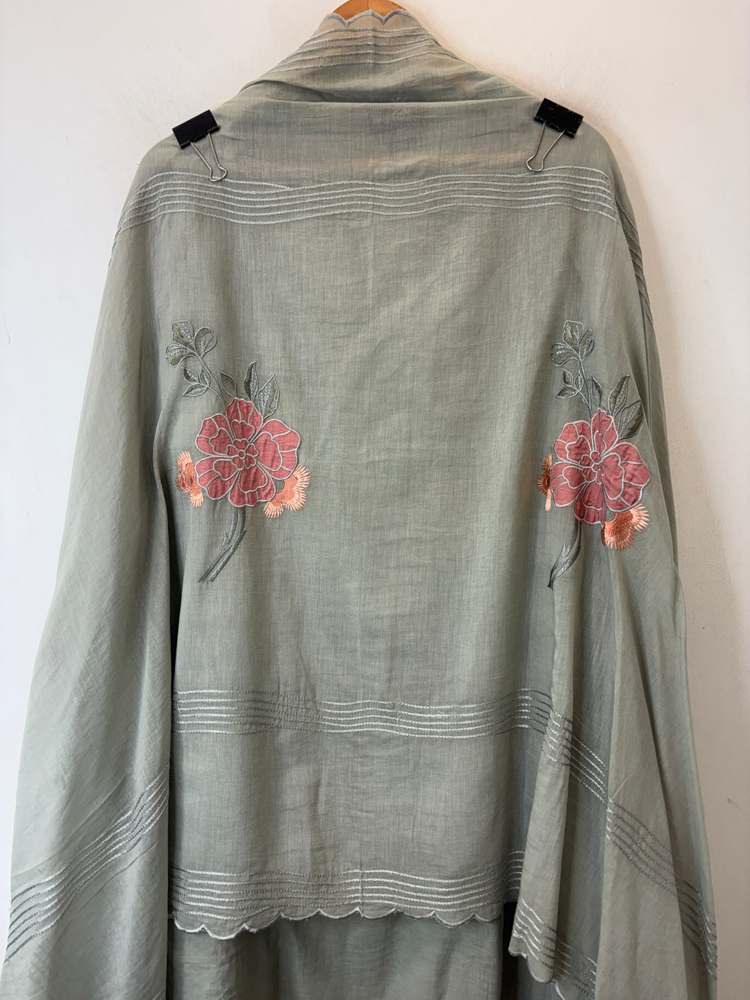 Grey Mul Cotton Embroidered Suit Set with Appliqué &amp; 3D Floral Work