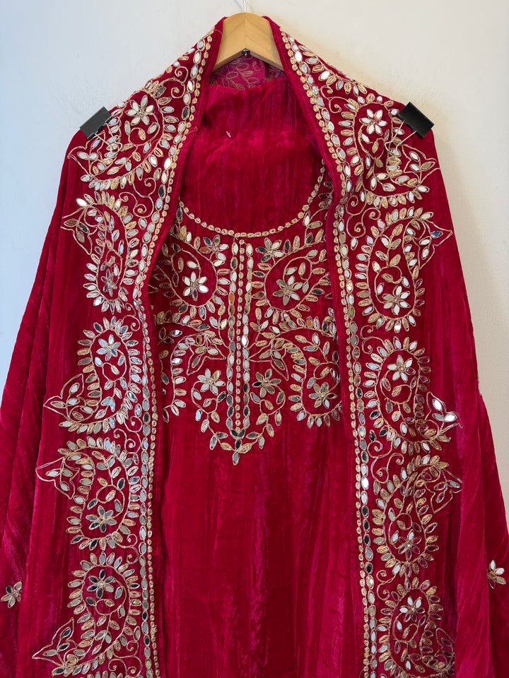 Haya – Hot Pink Crushed Velvet Glamour