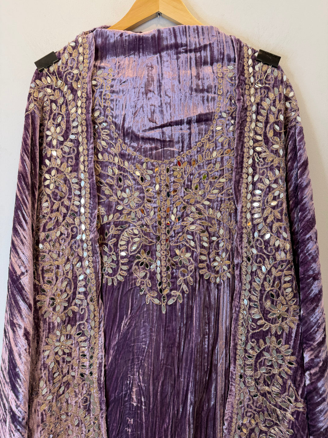 Haya – Lavender Crushed Velvet Glamour