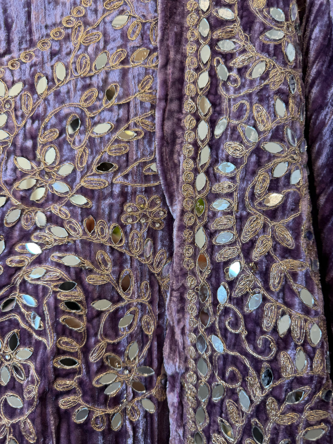 Haya – Lavender Crushed Velvet Glamour