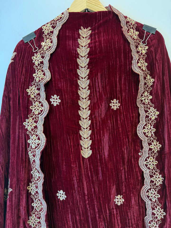 Inaayat – Maroon Thread &amp; Mirror Velvet Set