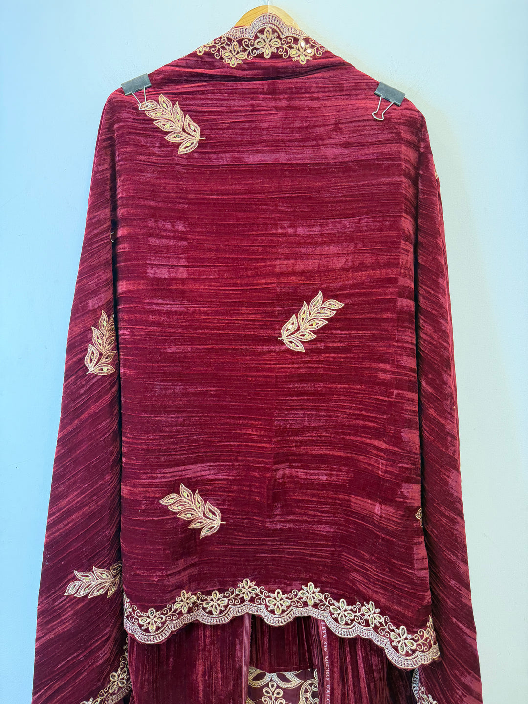 Inaayat – Maroon Thread &amp; Mirror Velvet Set