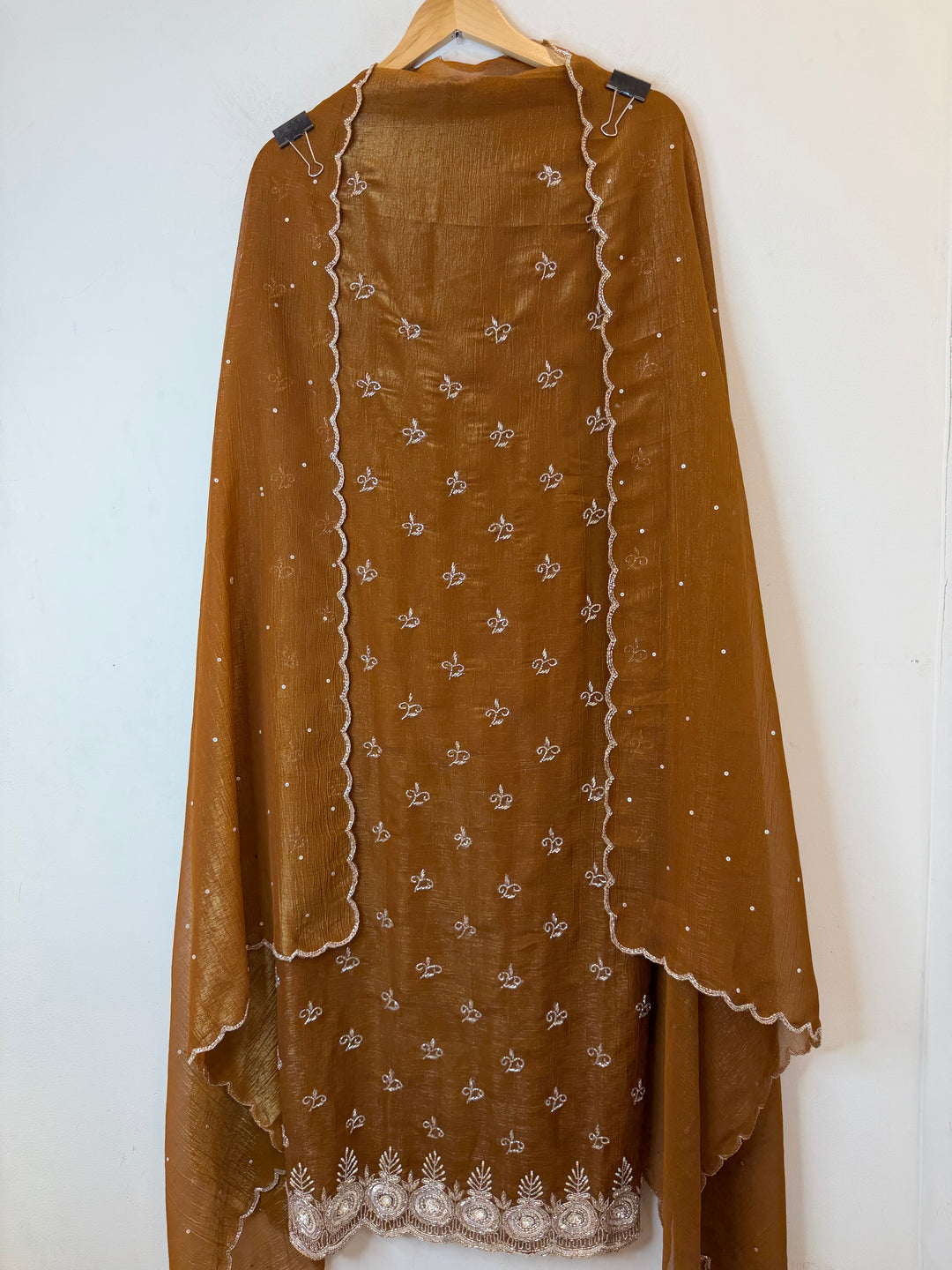 Nayla – Crushed Tissue Cutdana Suit