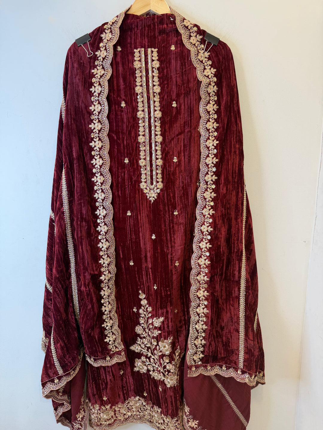 Zehra – Maroon Velvet Radiance Set