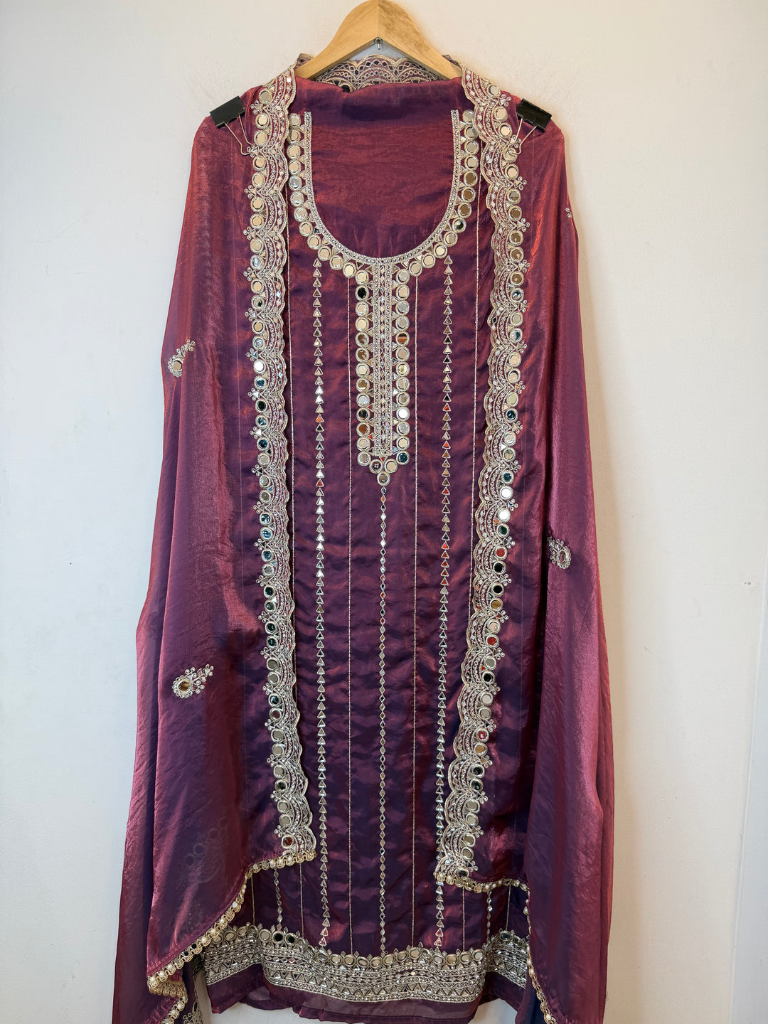 Zaretta – Glass Organza Mirror Aari Suit