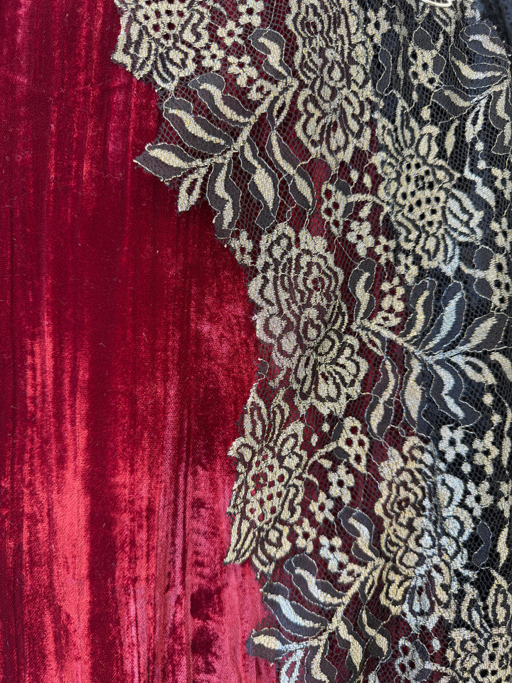 Velora – Crushed Velvet Chantilly Lace Set